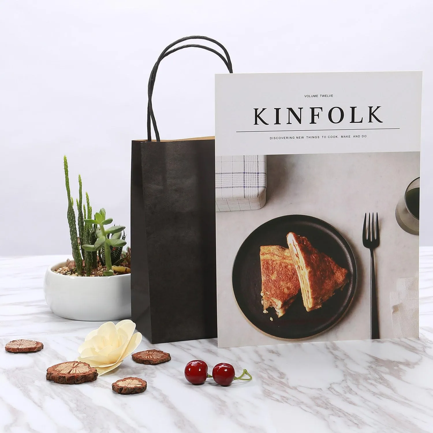 100Pcs Gift Bags Small 5.25x3.25x8 Inches Black Paper Bags With Handles Kraft Bag Bulk For Business, Shopping, Party Favor, Wedding, Birthday, Mother's Day, Easter, Graduation