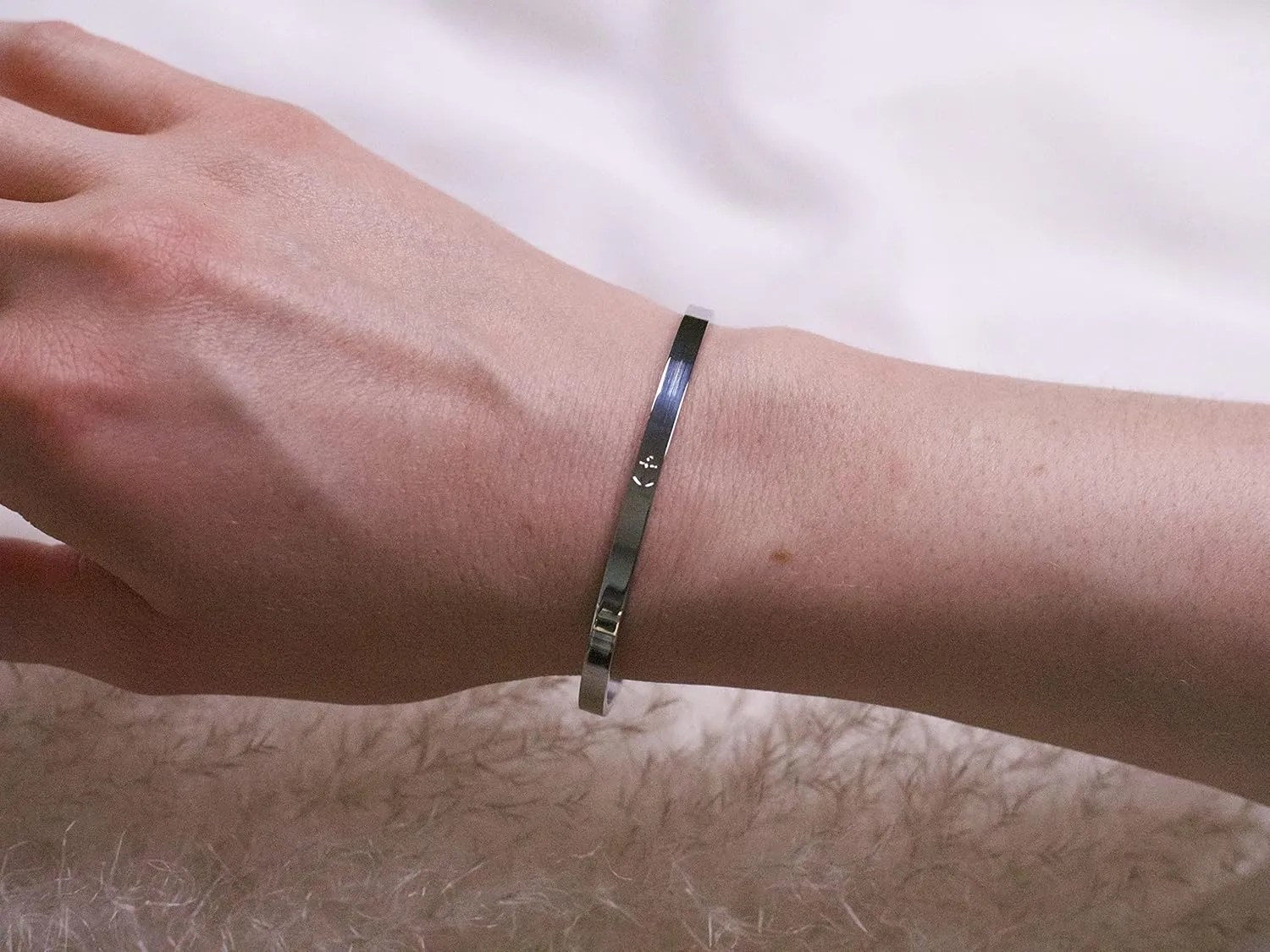 BERGERLIN Symbol Bangle with infinity, heart, anchor, goa, cross, tree of life, compass, clover, peace or yin yang - Sign Bracelet