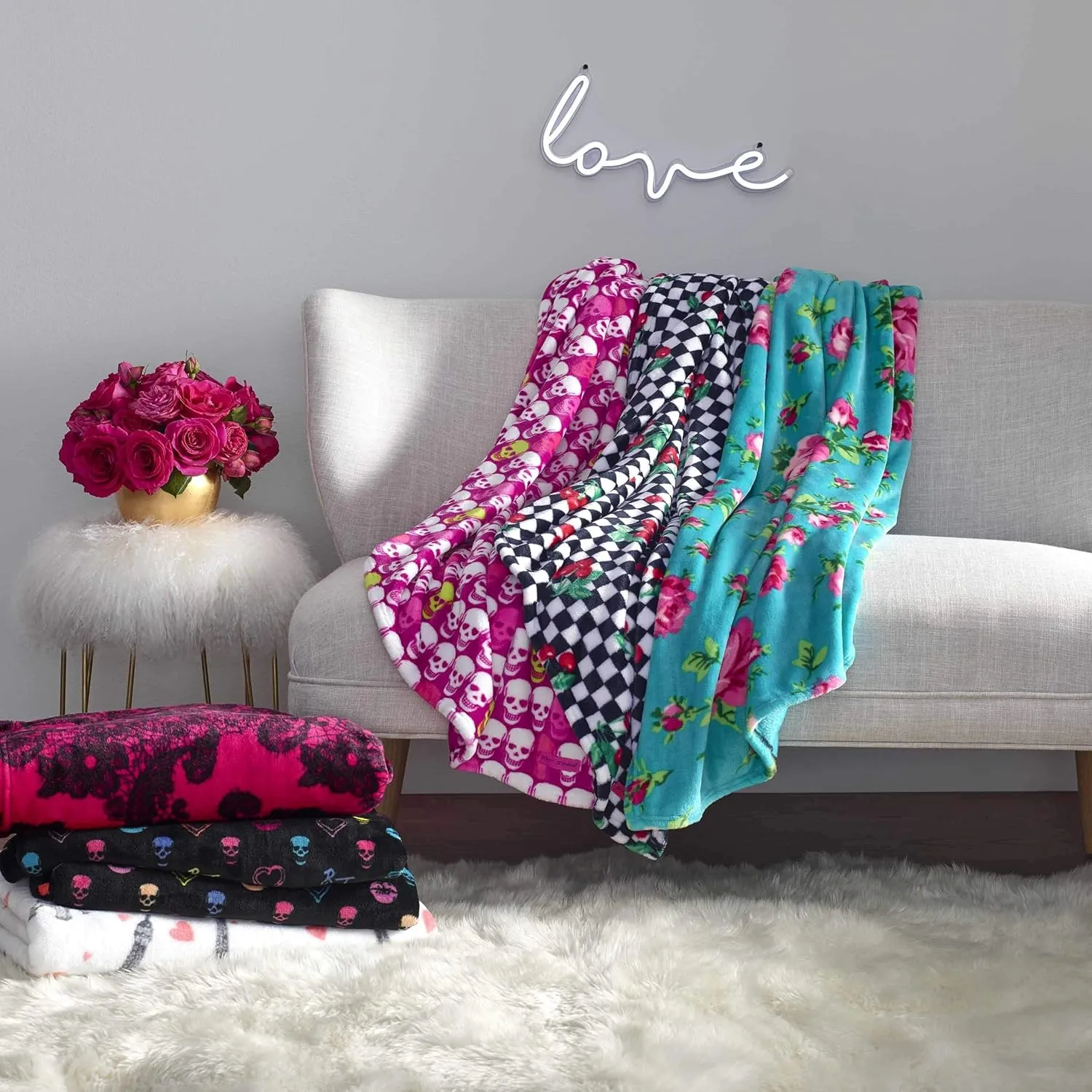 Betsey Johnson Home | Plush Collection | Throw - Ultra-Soft & Cozy Fleece, Lightweight & Luxuriously Warm, Perfect for Bed or Couch, Betsey Signature 50 x 70