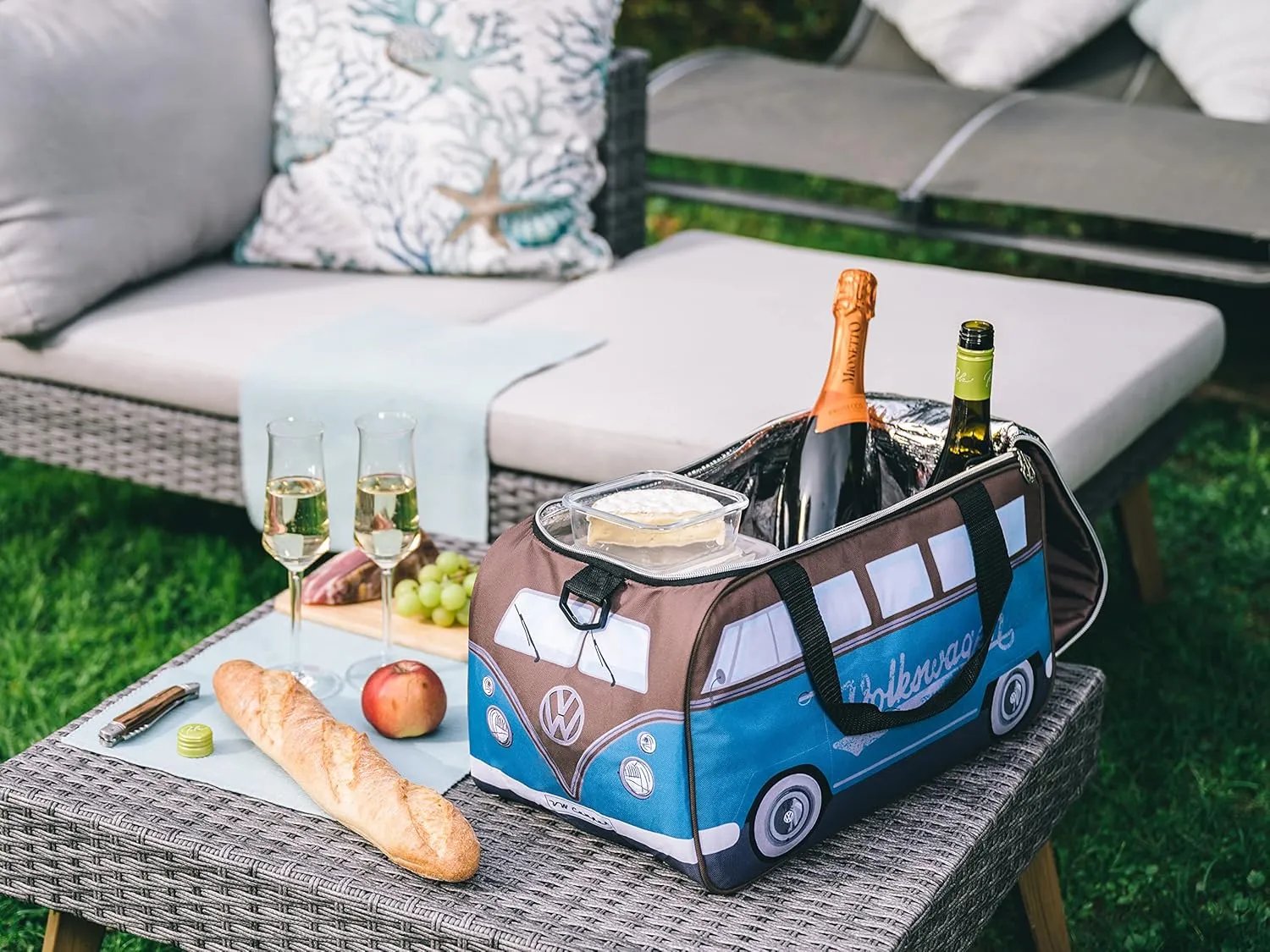 BRISA VW Collection - Volkswagen Insulated Cool-Warm Thermo Picnic Lunch Bag Box for Food in T1 Bus Design (25 Liters/6.6 Gallons)