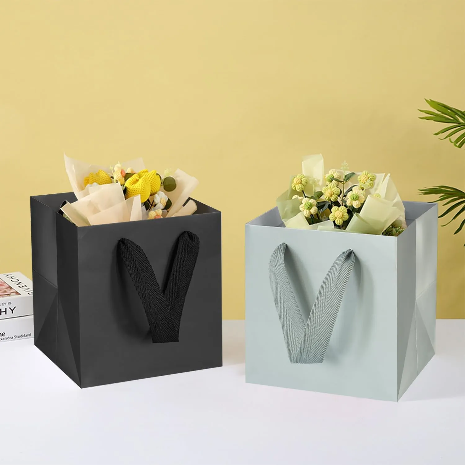KEYYOOMY Black Square Gift Bags with Tissue Paper Small Gift Bags with Handles for Party Favor Bag Birthday Gift Bag (10 CT, 6x6x6 in, Black)
