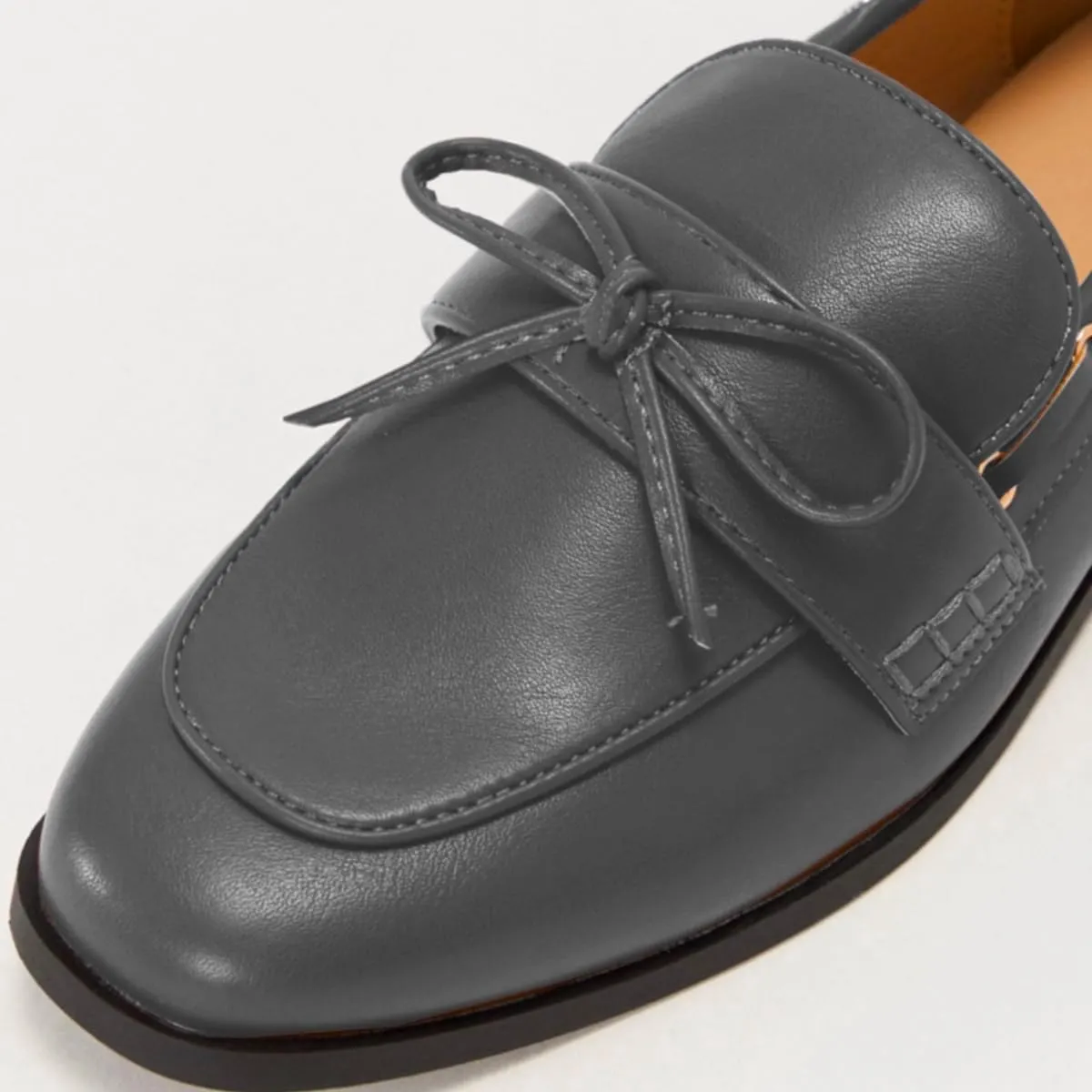 LEHOOR Women Square Closed Toe Flats Bow Slip On Flat Penny Loafer Matte Knotted Flat Shoes Comfort Two-Tone Oxford Loafers Office Ladies Work Daily Bass Coach Loafers Driver Club Spring 4-11 M US
