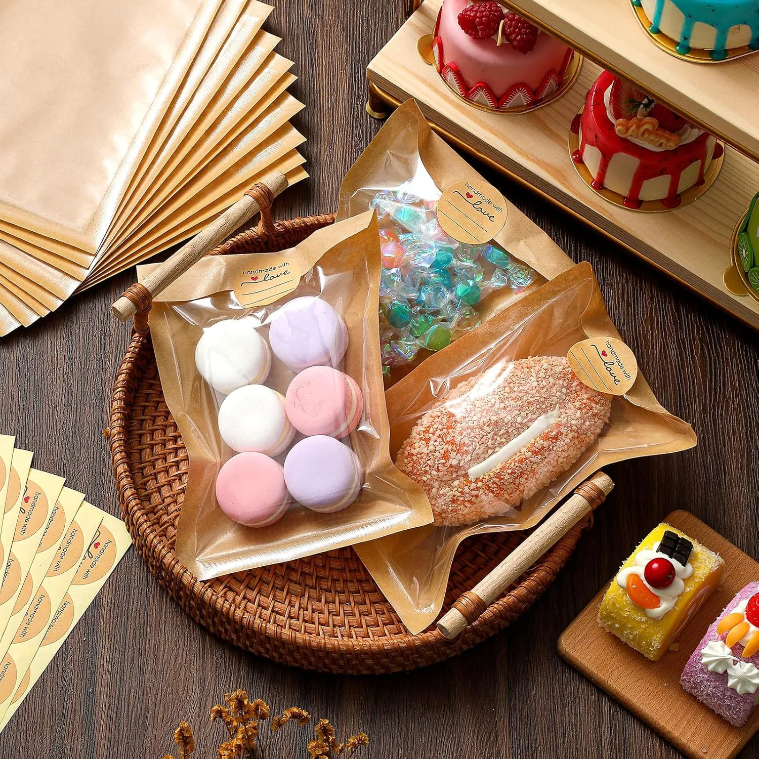 Outus 100 Pcs Heat Sealable Cookie Bags with Window Grease Resistant Kraft Bakery Pastry Bags with Paper Stickers for Packaging Donut Bread Cookie Goods Sandwich Baked Treat (5.1 x 7.5 Inch)