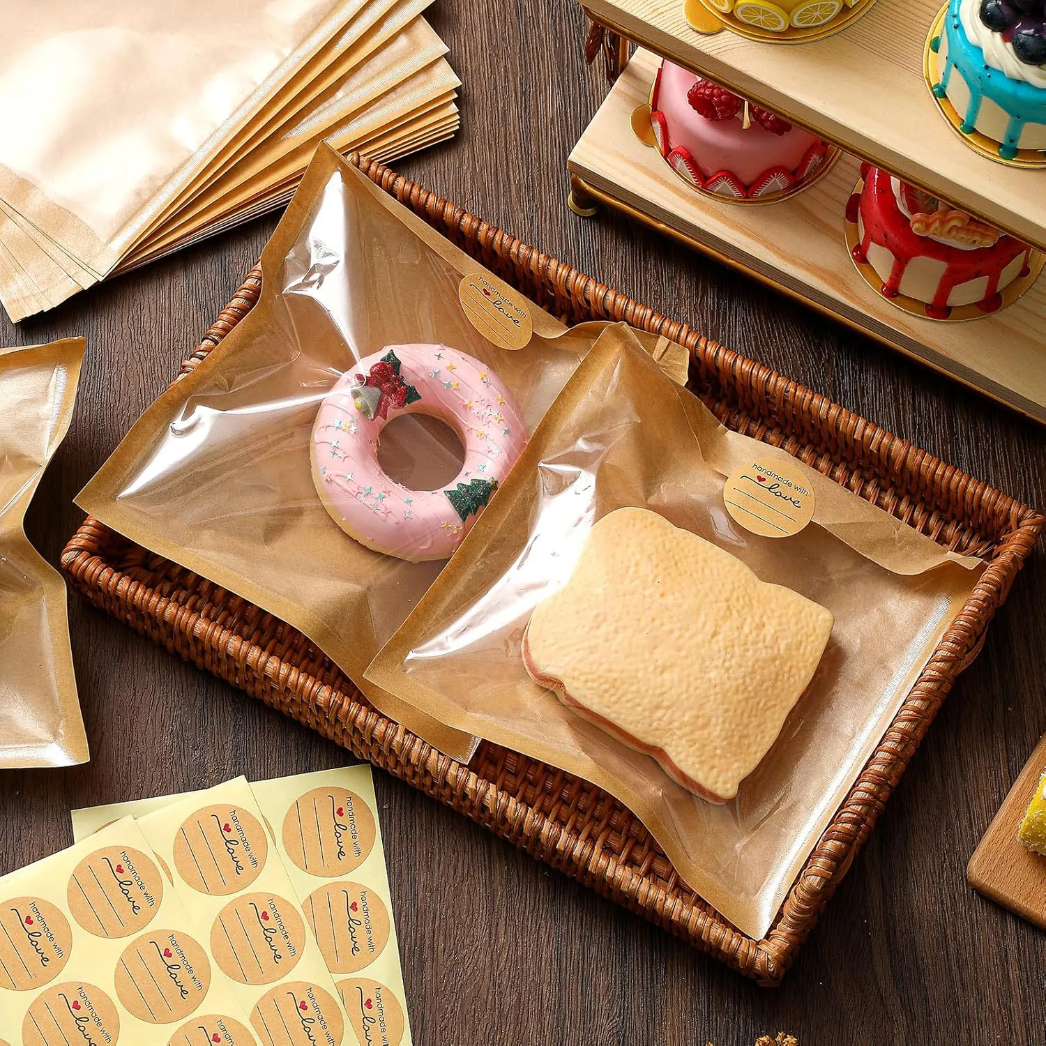 Outus 200 Pcs Heat Sealable Cookie Bags with Window Grease Resistant Kraft Bakery Pastry Bags with Paper Stickers for Packaging Donut Bread Cookie Goods Sandwich Baked Treat (7.1 x 7.5 Inch)
