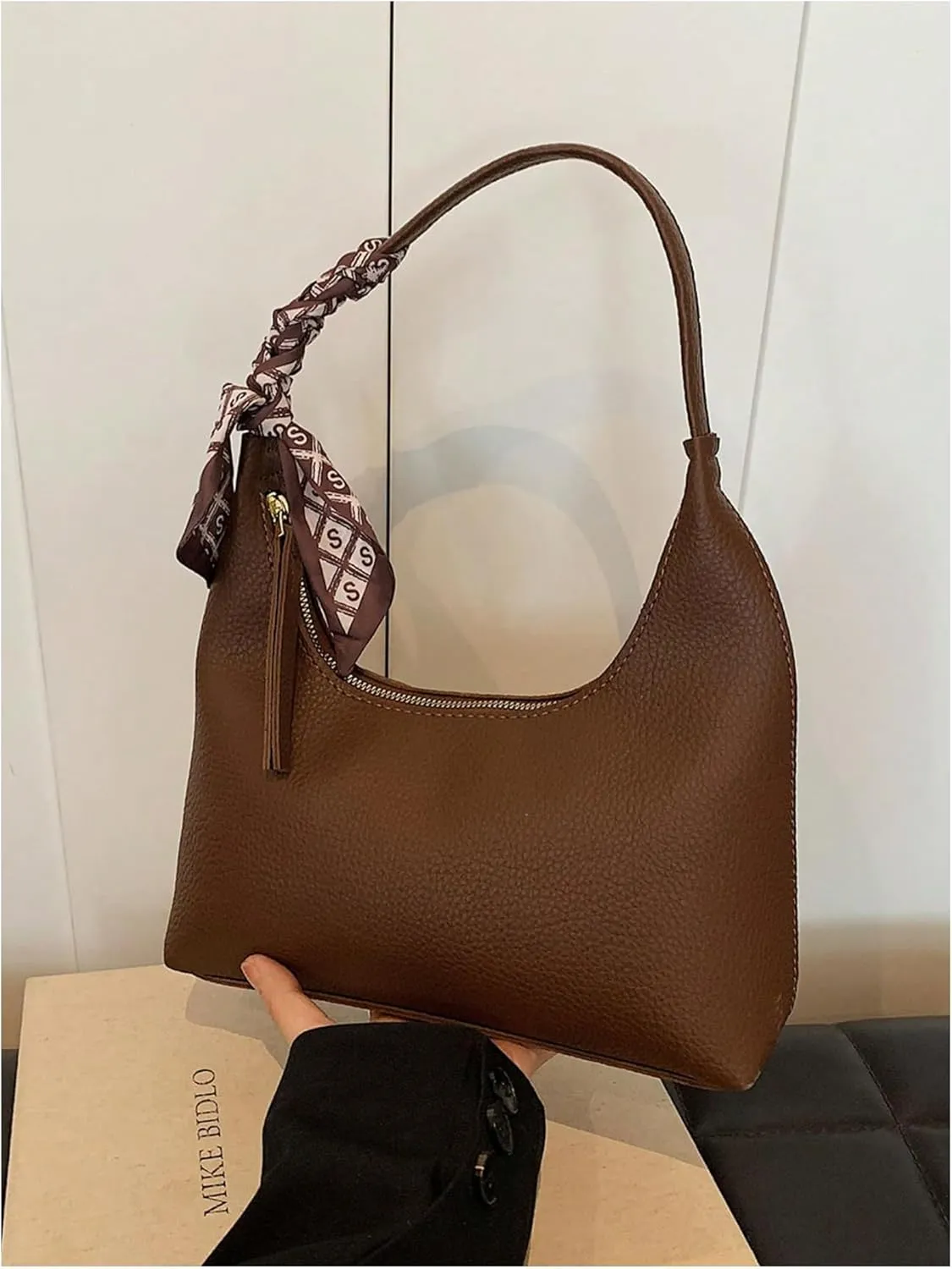 OYOANGLE Women's Minimalist Leather Shoulder Bags Retro Zipper Top Handle Handbags Casual Square Hobo Bags