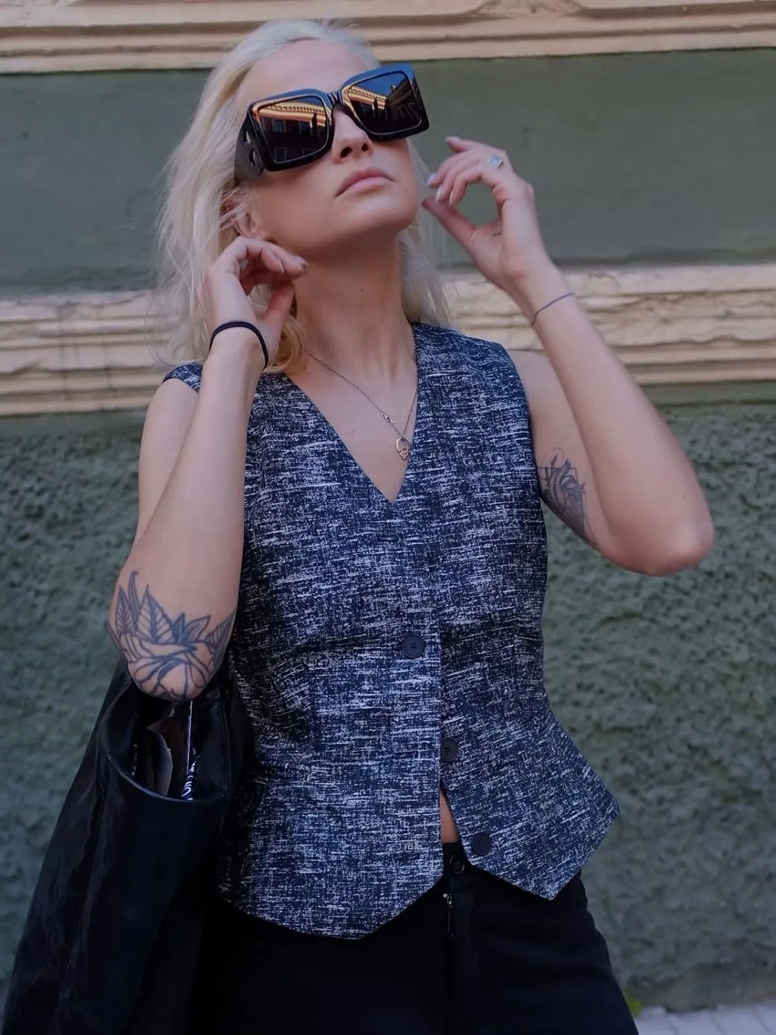 PORADAY Fashion Large Square Sunglasses for Women Men Trendy Black Thick Frame Luxury Designer Sun Glasses Modern Big Frame