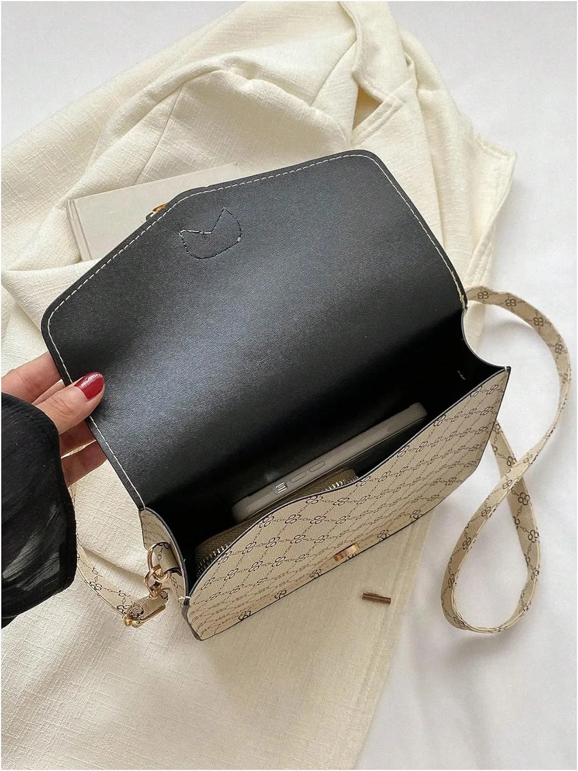 SweatyRocks Women's PU Leather Geo Pattern Crossbody Bag Flap Magnet Small Square Handbag with Adjustable Strap