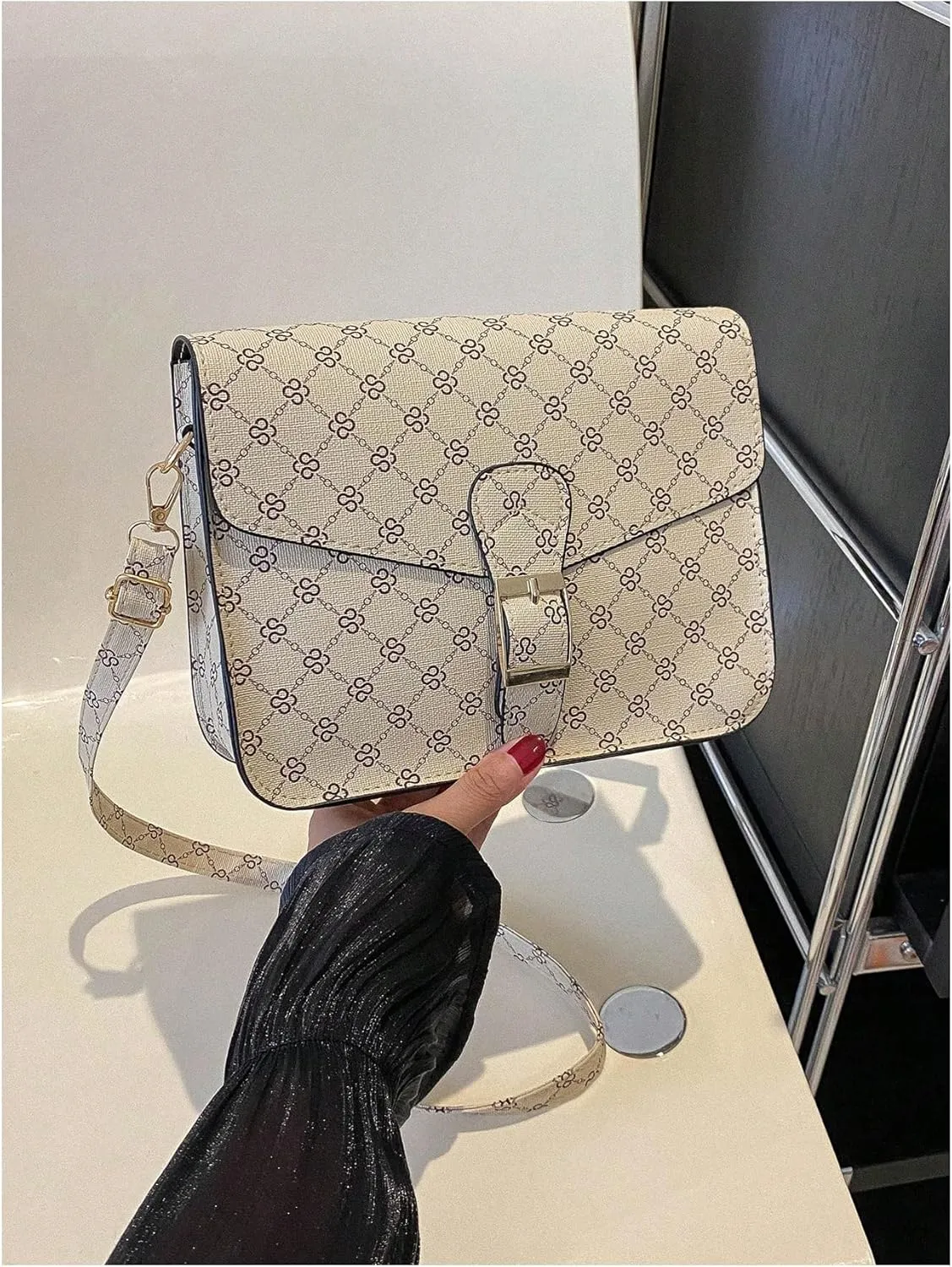 SweatyRocks Women's PU Leather Geo Pattern Crossbody Bag Flap Magnet Small Square Handbag with Adjustable Strap