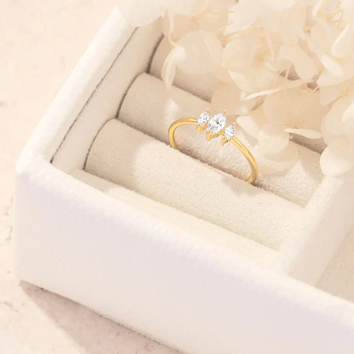 Trinity Sparkle Ring 18K Gold