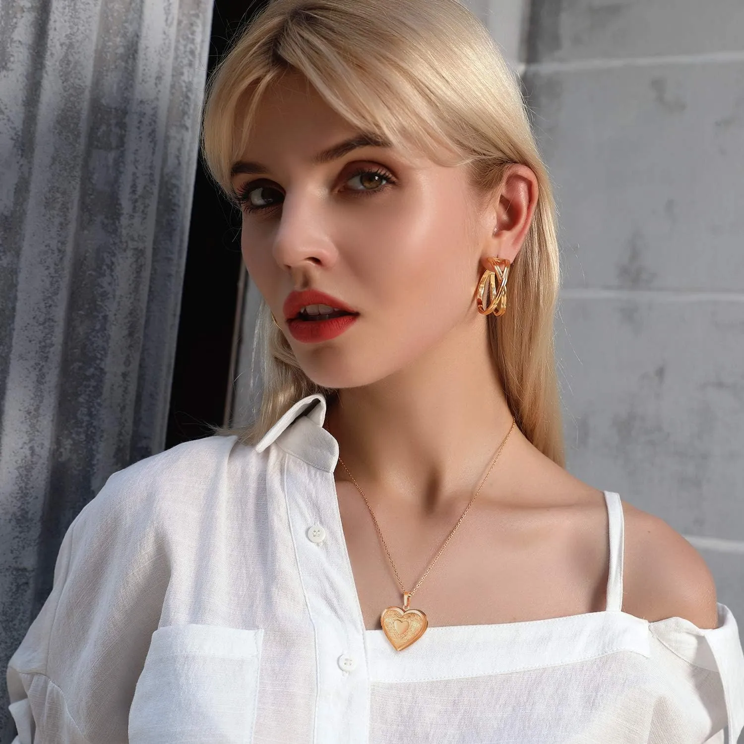 U7 Women Locket Necklace Platinum 18K Gold Photo Lockets that Hold Picture,Chain 20 Inch Personalized Gift Custom Love Heart Image Necklaces