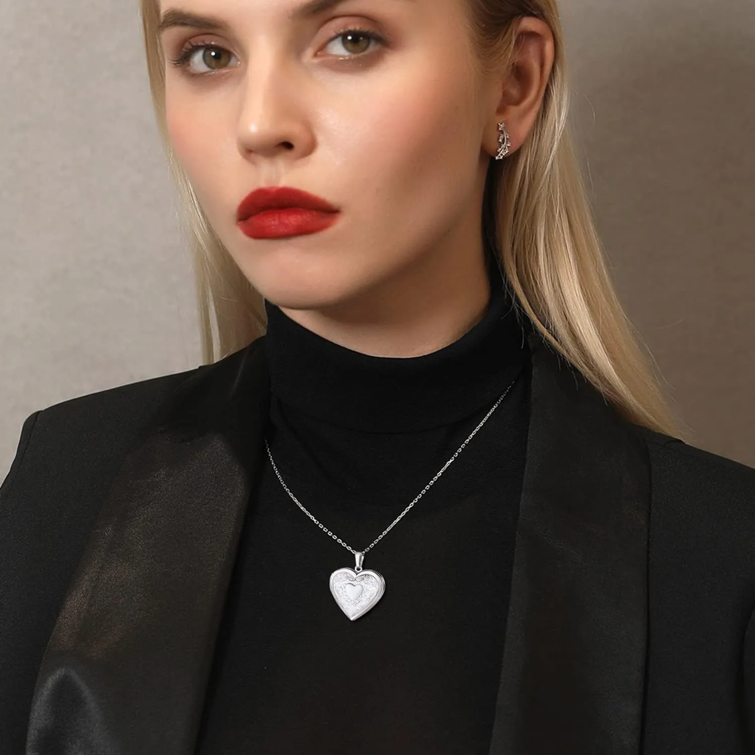 U7 Women Locket Necklace Platinum 18K Gold Photo Lockets that Hold Picture,Chain 20 Inch Personalized Gift Custom Love Heart Image Necklaces
