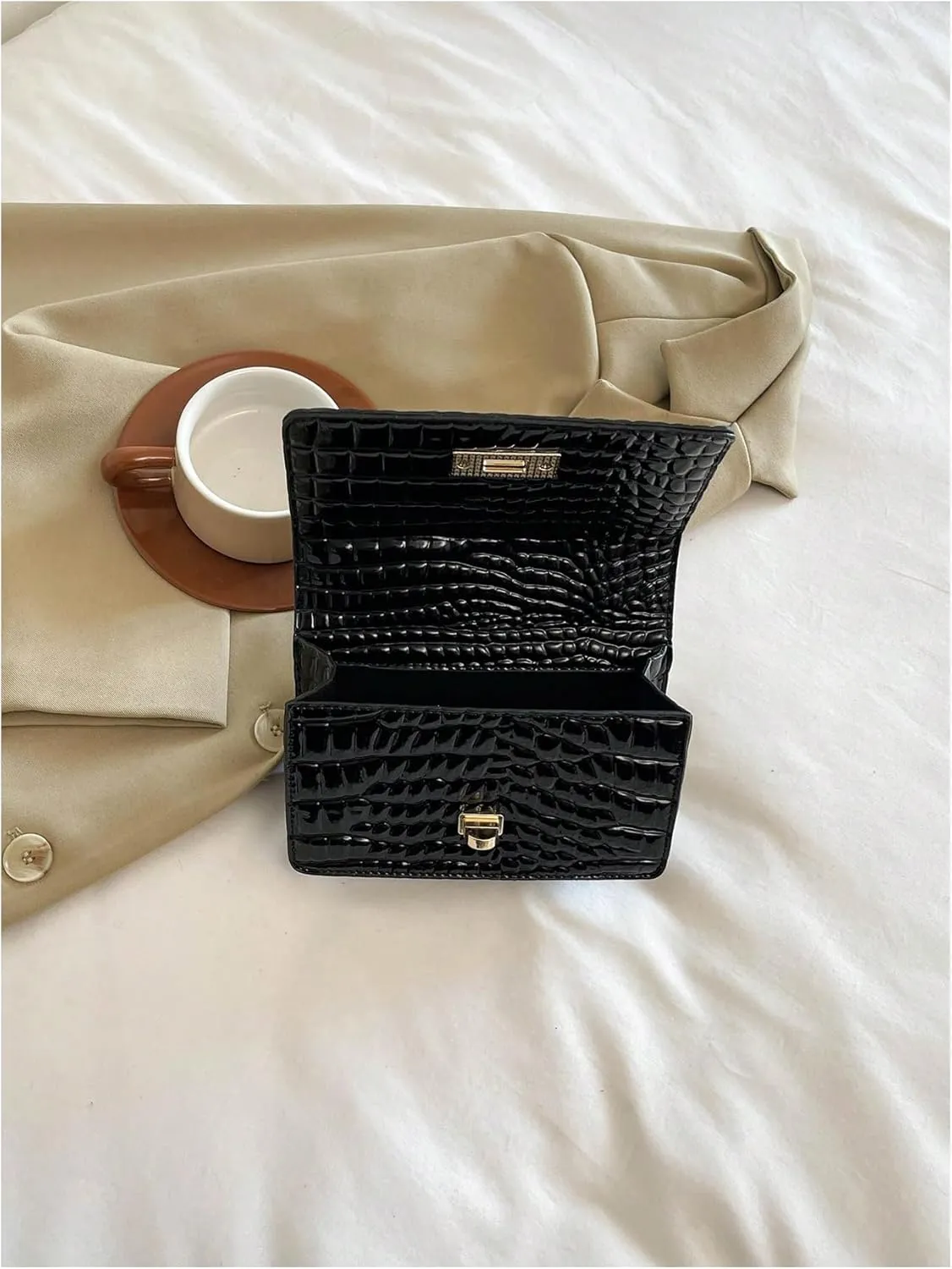 Verdusa Women's Crocodile Pattern Y2K Shoulder Bag PU Leather Mini Handbag Purse with Buckle