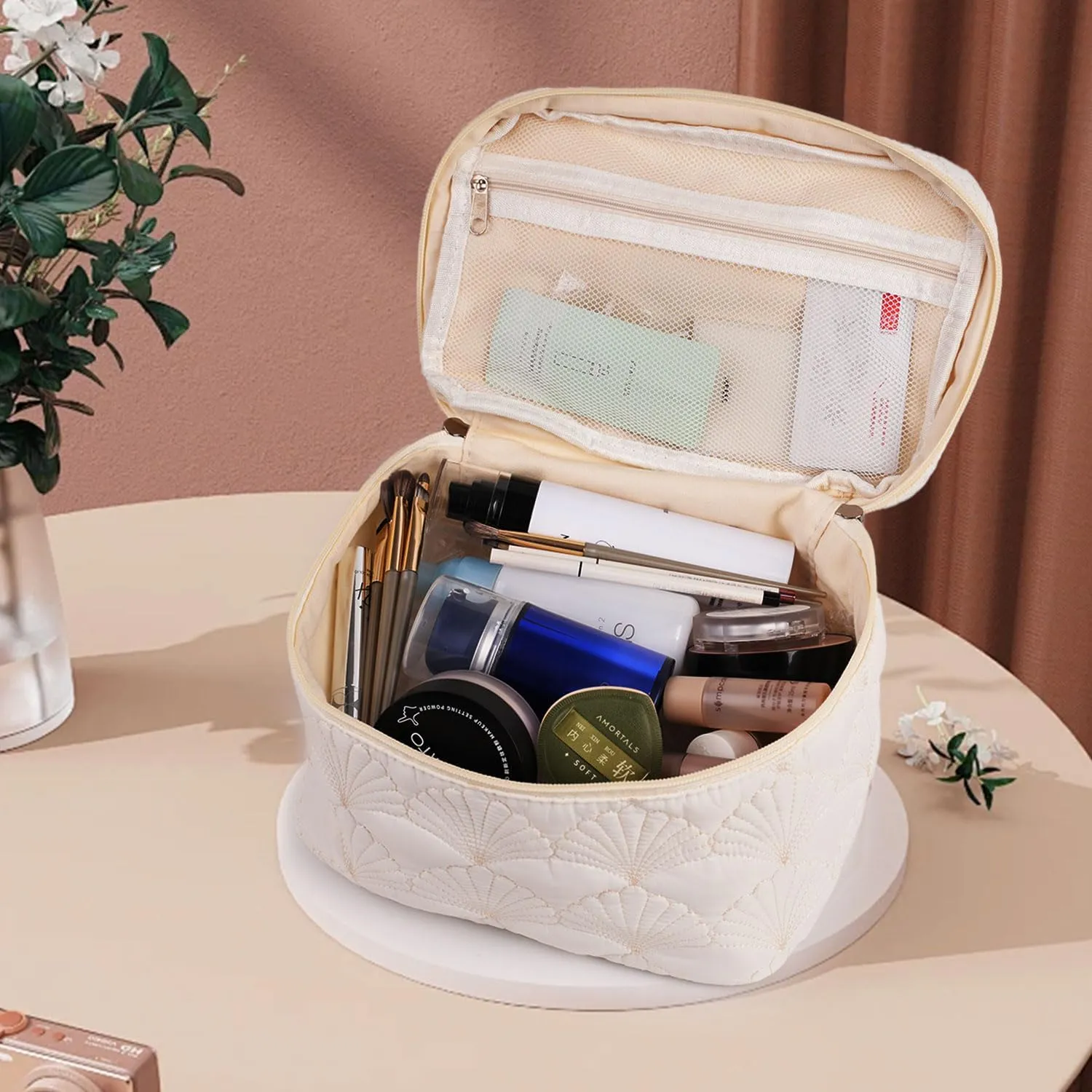 White Quilted Makeup Bag, Cute Make Up Bag Organizer whith Shell Pattern, Cotton Cosmetic Bag for Women & Girls, Canvas Lined Pouch, Coquette Organizer purse(White Shell Large)