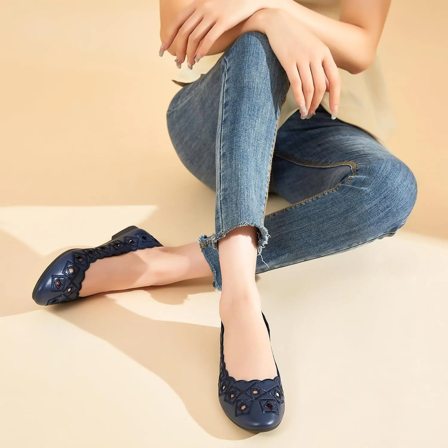 Women's Ballet Flats Shoes with Breathable Eyelet,Black and White Dress Shoes for Women,Soft Memoery Foam Flats for Women