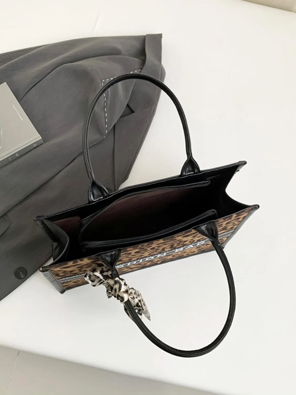 Women's Leopard Letter Graphic Handbag Large Capacity Top Handle Square Tote Bags