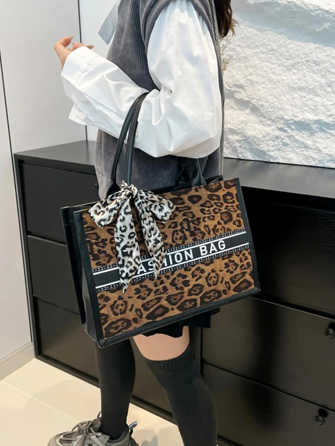Women's Leopard Letter Graphic Handbag Large Capacity Top Handle Square Tote Bags